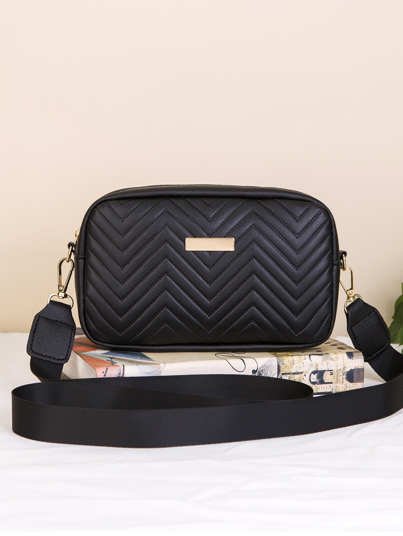 Mini Chevron Metal Detail Square Bag Mini Fashion Quilted Crossbody Bag Trendy PU Shoulder Bag Womens Casual Handbag Phone Purse SHEIN EUR main 0