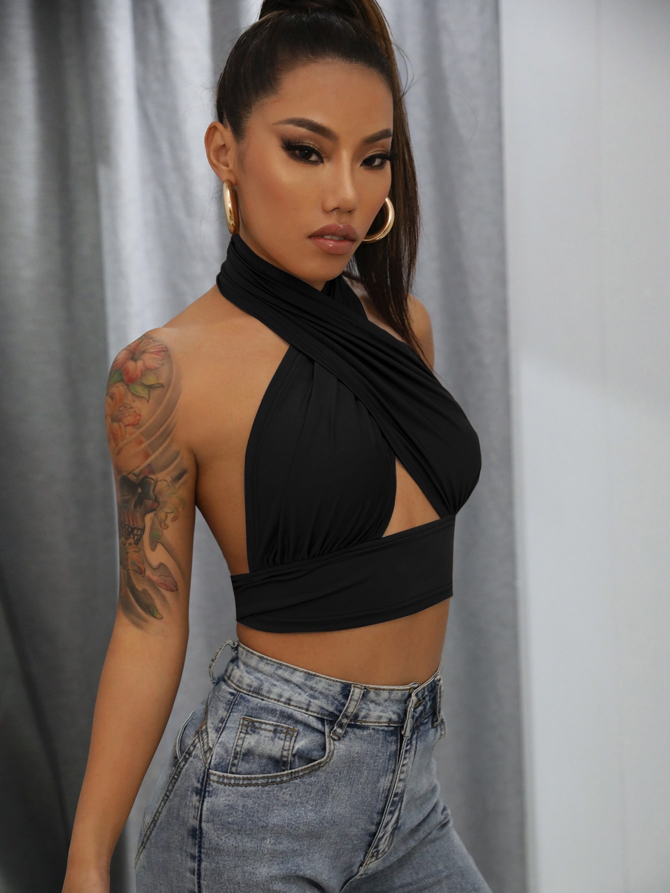 SHEIN BAE Solid Cross Crop Halter Top SHEIN EUR main 3
