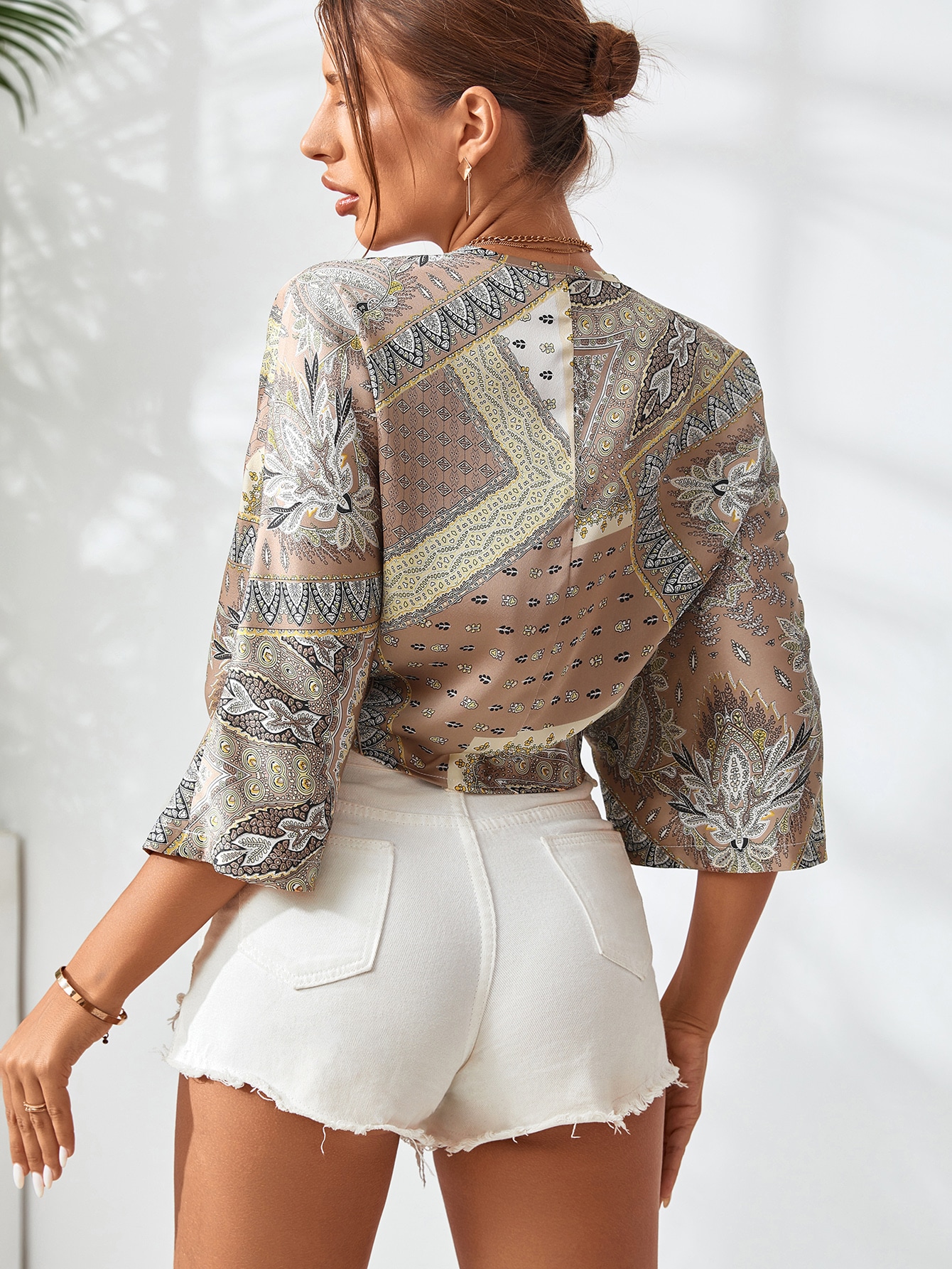 SHEIN Priv Allover Print Batwing Sleeve Knot Detail Blouse SHEIN EUR main 1