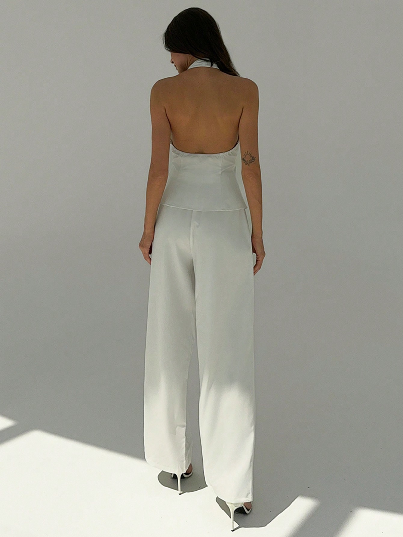 SHEIN Aloruh Elegant And Slightly Sexy White Commuter Vest And High Waisted Wide Leg Pants Set With Deep V Back Slimming And Lengthening SHEIN EUR main 1 1