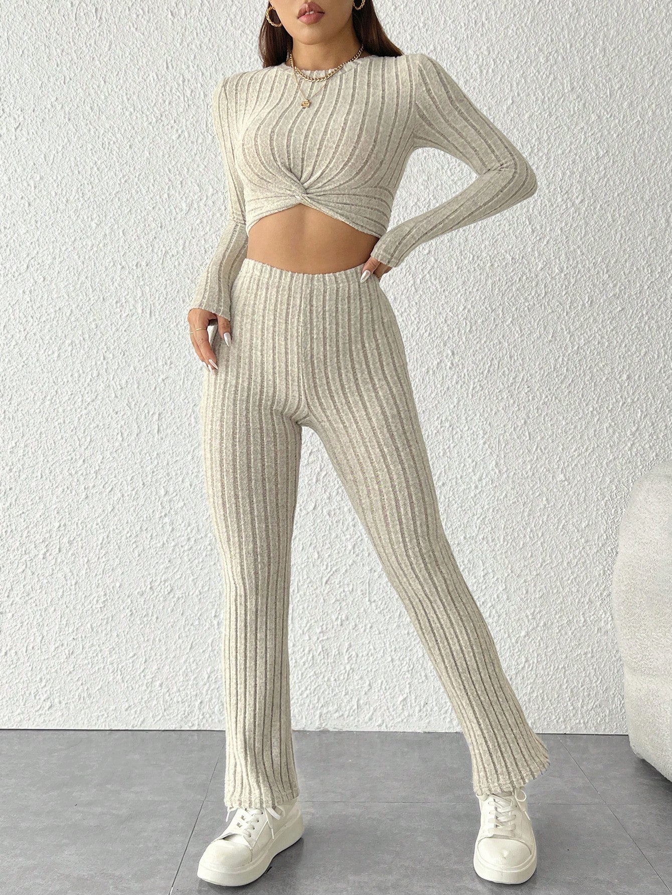 SHEIN PETITE Short Crop Top Flared Pants Set With Twist Detailing SHEIN EUR main 5