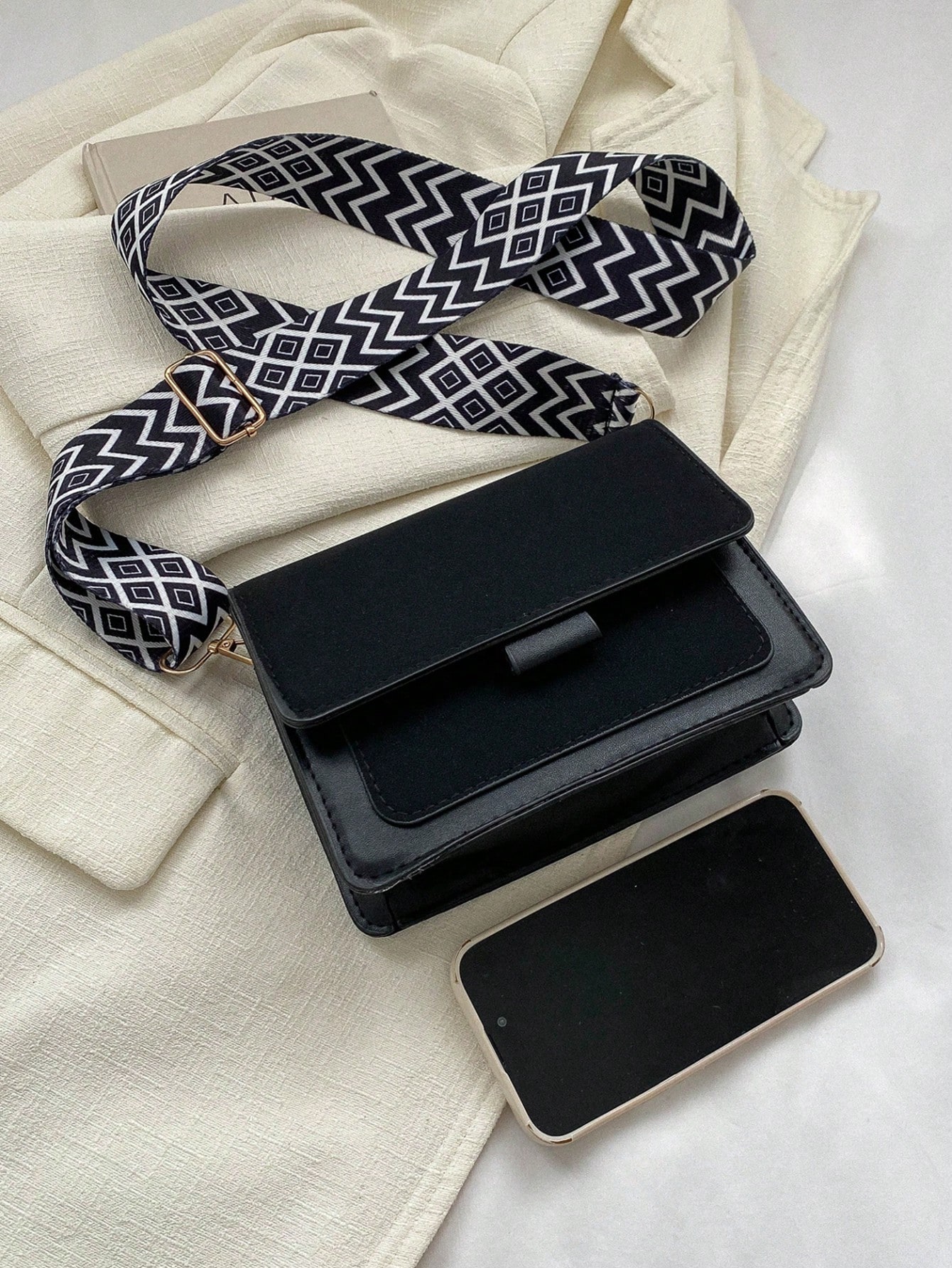 1 Piece Minimalist Retro Mini Square Bag Wide Shoulder Strap Adjustable Flap Opening Crossbody Bag For Womens Daily Casual Use SHEIN EUR main 3
