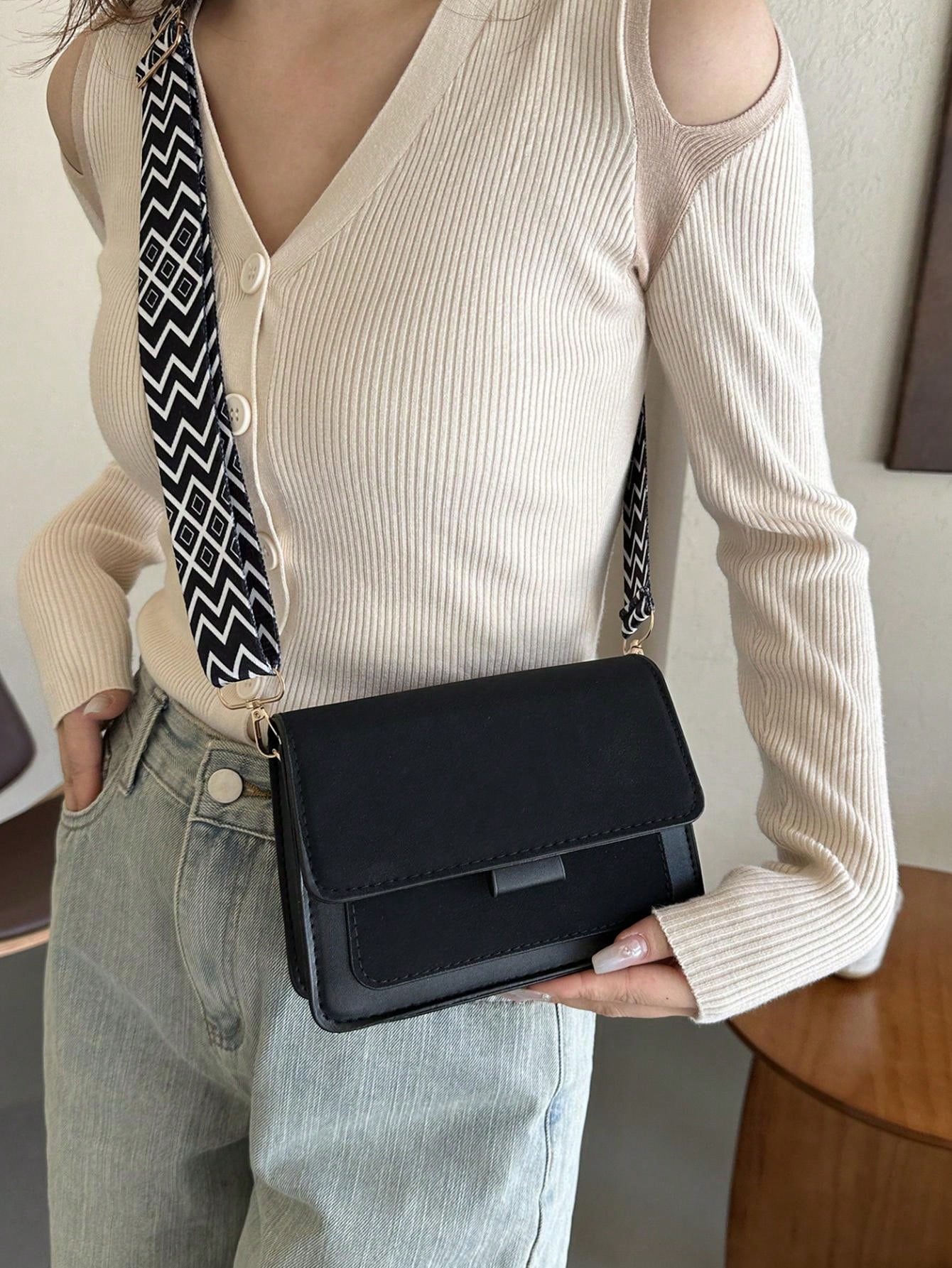 1 Piece Minimalist Retro Mini Square Bag Wide Shoulder Strap Adjustable Flap Opening Crossbody Bag For Womens Daily Casual Use SHEIN EUR main 6
