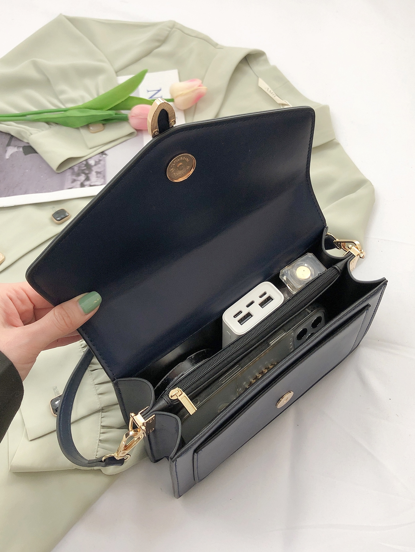 Minimalist Metal Decor Flap Square BagRandom hardware clips on both sides Classic Solid Color Shoulder Bag Square Crossbody Phone Bag All Match Purse with Detachable Strap SHEIN EUR main 5
