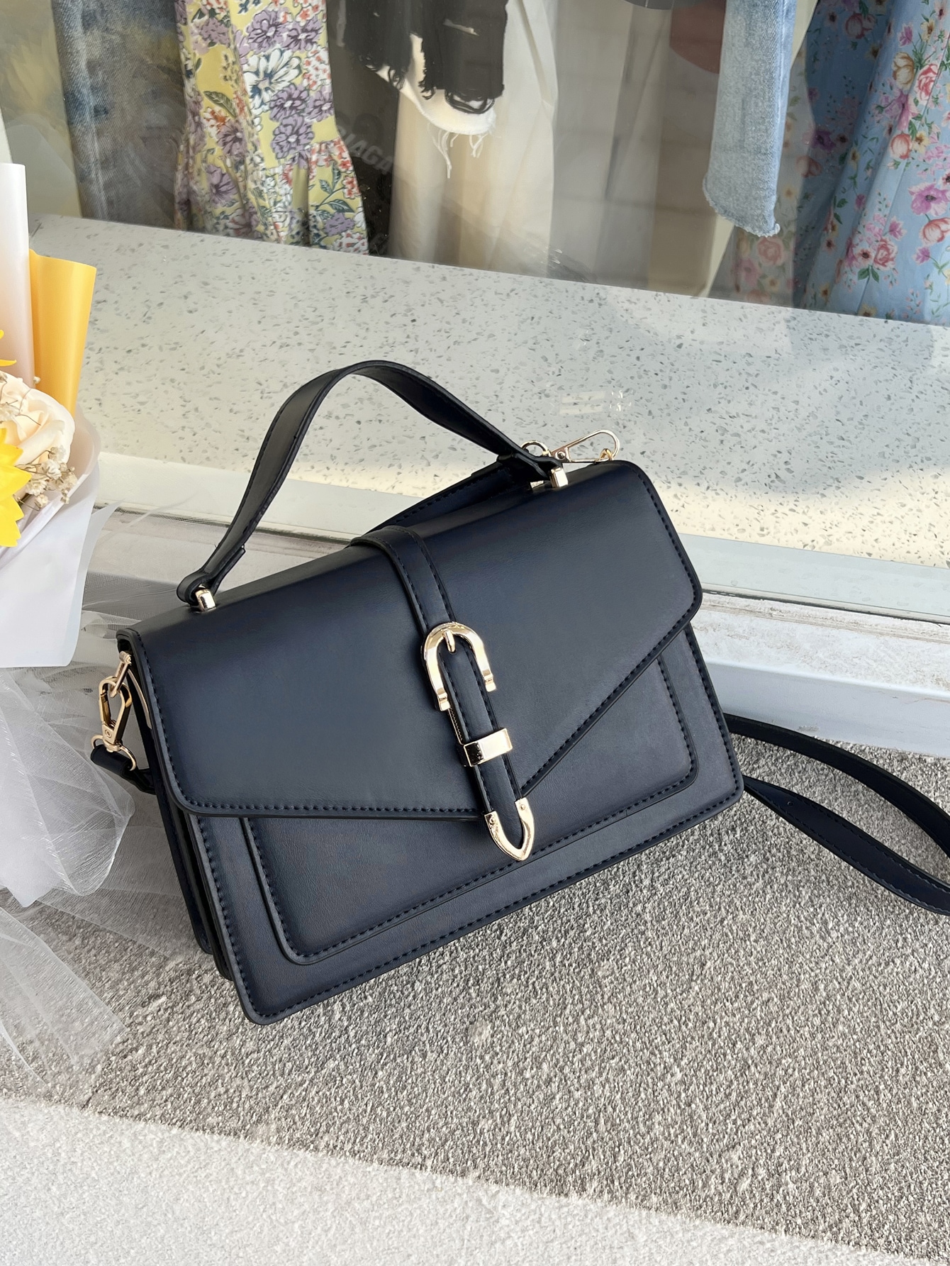 Minimalist Metal Decor Flap Square BagRandom hardware clips on both sides Classic Solid Color Shoulder Bag Square Crossbody Phone Bag All Match Purse with Detachable Strap SHEIN EUR main 6